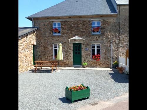 Gîte de la Forge : Maisons de vacances proche de Saint-Patrice-de-Claids