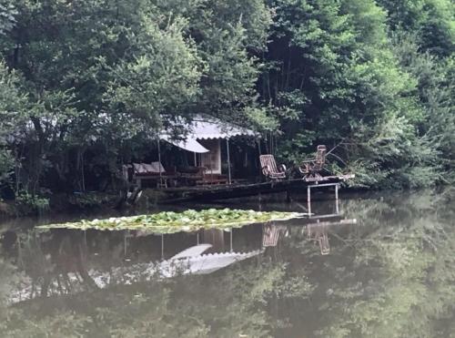 l'étang du perche : Campings proche de Saint-Martin-d'Écublei