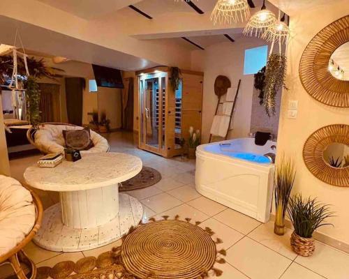 Magnifique appartement bohème / sauna / balneo : Appartements proche de Valros