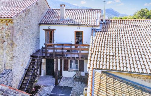 Awesome Home In St,etienne De Boulogne With Outdoor Swimming Pool, Wifi And 2 Bedrooms : Maisons de vacances proche de Gourdon