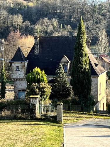 Maison périgourdine avec spa : Maisons de vacances proche de Marnac
