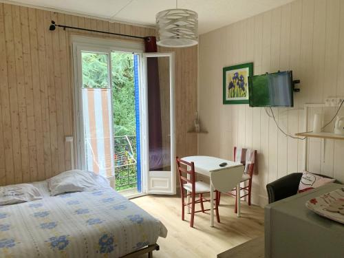 Studio avec wifi a Neris les Bains : Appartements proche de Marcillat-en-Combraille