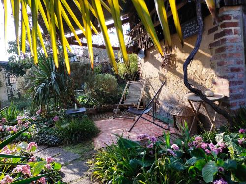 Le Jardin Yuccas - Cosy cottage in the Loir& Loire Valleys : Appartements proche de Saint-Germain-d'Arcé