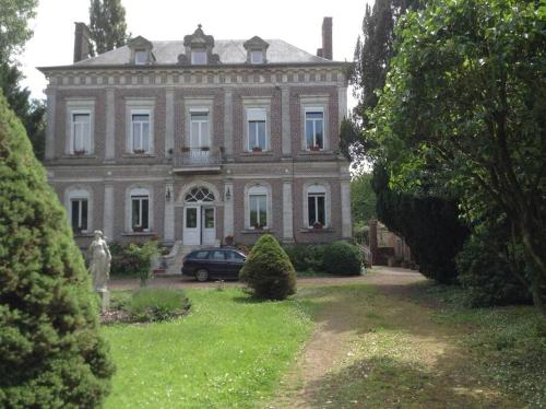 Offrez-vous la vie de château : Villas proche de Berneuil