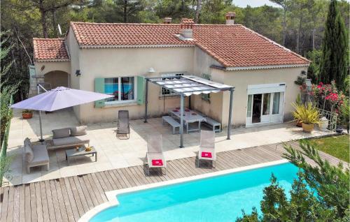 Nice Home In Belcodne With Outdoor Swimming Pool, Wifi And 3 Bedrooms : Maisons de vacances proche de La Bouilladisse