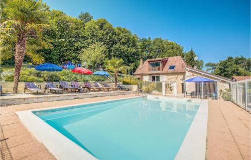 Beautiful Home In Blis Et Born With 4 Bedrooms, Private Swimming Pool And Outdoor Swimming Pool : Maisons de vacances proche de Saint-Crépin-d'Auberoche