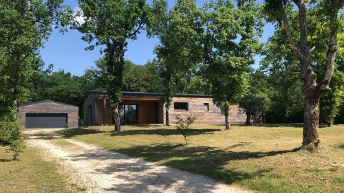 Maison moderne et écologique : Villas proche de Limogne-en-Quercy