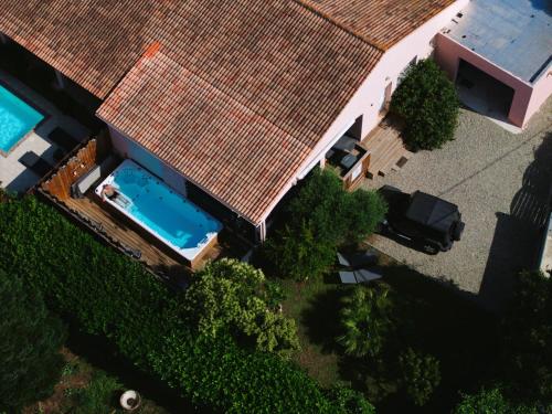 Villa avec piscine entièrement rénovée à 5min de la plage de pinia : Villas proche de Ghisonaccia