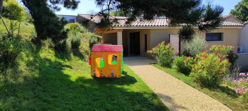 Le gîte de la Vieille Pierre : Maisons de vacances proche de Livron-sur-Drôme