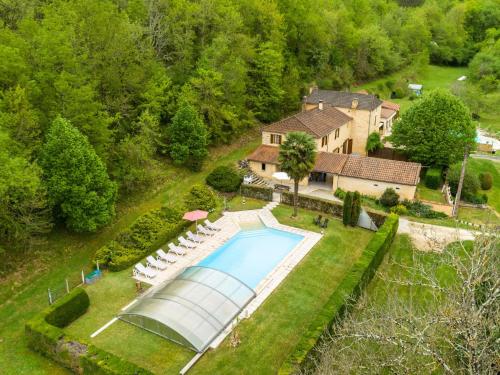 Chic Holiday Home in Siorac en P rigord with : Maisons de vacances proche d'Urval