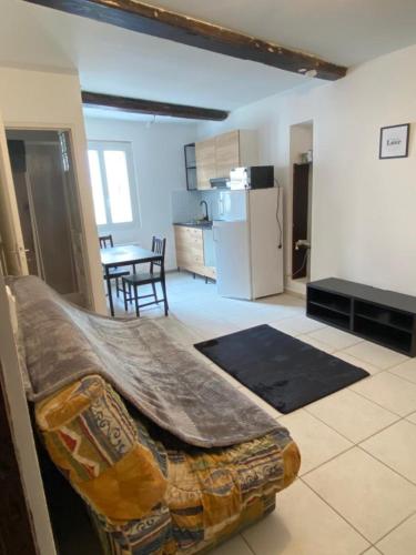 petit appartement calme en plein centre du village de ribiers : Appartements proche de Sisteron