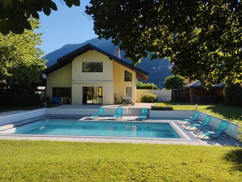 Villa tout confort proche lac, piscine et jacuzzi : Villas proche de Faverges