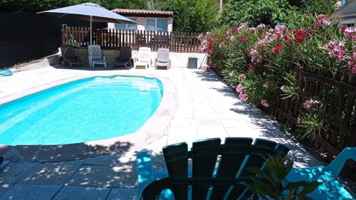Maison avec piscine au calme - Mimet/Greasque : Maisons de vacances proche de Gréasque