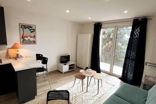 Charmant studio climatisé cosy : Appartements proche de Saint-Cyr-sur-Mer