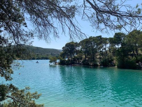 Appart provençal proche des lacs : Appartements proche de La Verdière