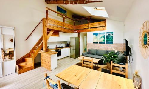 Sunny - charmant duplex avec terrasse privative : Maisons de vacances proche de Tosse