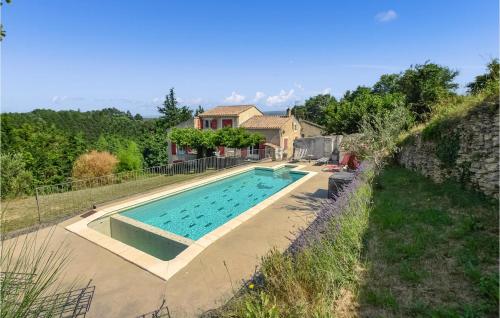 Nice Home In Taulignan With Outdoor Swimming Pool, Wifi And Private Swimming Pool : Maisons de vacances proche de Roche-Saint-Secret-Béconne