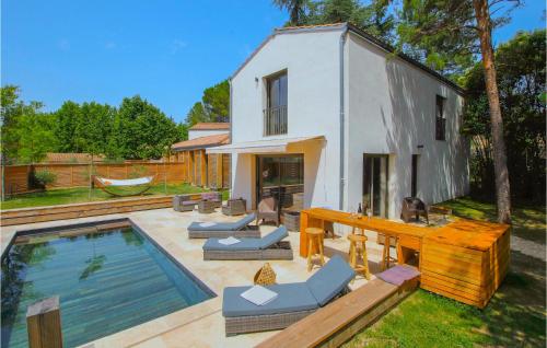 Nice Home In Vagnas With Outdoor Swimming Pool, Wifi And Private Swimming Pool : Maisons de vacances proche de Vagnas