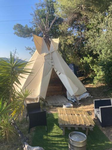 Tipis La Paix retrouvée : Tentes de luxe proche de Falicon