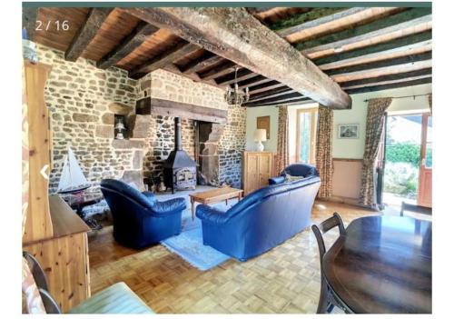 Peaceful detached stone cottage : Maisons de vacances proche de Châtillon-sur-Colmont