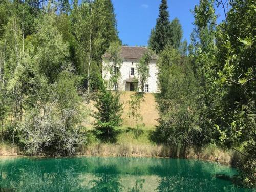 Holiday home in Montaigu-de-Quercy with garden : Maisons de vacances proche de Montaigu-de-Quercy