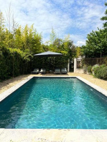Villa de charme, avec piscine, 6 personnes : Maisons de vacances proche d'Éguilles