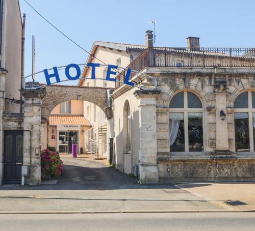 Hôtel Le Cheval Blanc : Hotels proche d'Exoudun