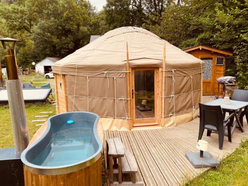 Yourte et son bain nordique : Tentes de luxe proche de Lançon