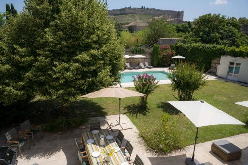 Unique Villa in Famous Provence Historic Village : Villas proche de Villeneuve-lès-Avignon
