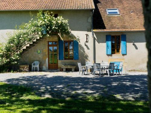 Gîte Souvigny, 5 pièces, 10 personnes - FR-1-489-231 : Maisons de vacances proche de Saint-Aubin-le-Monial