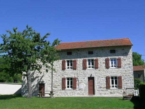 Gîte La Guillermie, 5 pièces, 14 personnes - FR-1-489-188 : Maisons de vacances proche de Lachaux