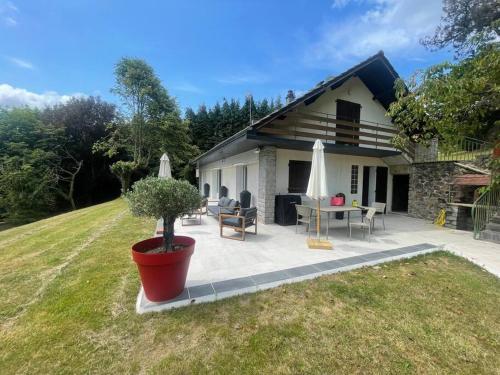 Belle Maison de campagne avec piscine : Maisons de vacances proche de La Jonchère-Saint-Maurice