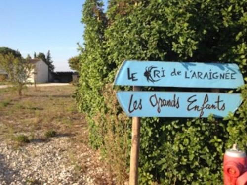 La petite maison dans les vignes : Maisons de vacances proche de Sainte-Cécile-les-Vignes