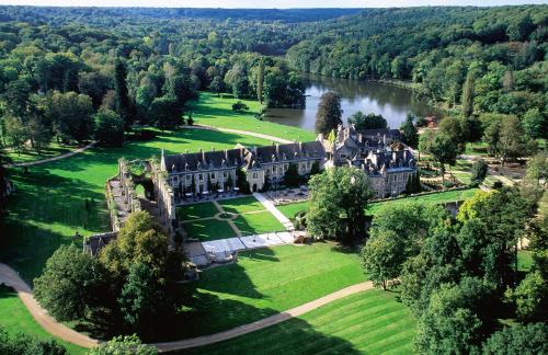 Abbaye Des Vaux De Cernay : Hotels proche de Le Perray-en-Yvelines