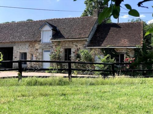 La Petite Maison Dans la Nature : Maisons de vacances proche de Condé-sur-Sarthe