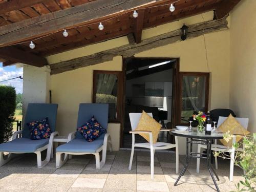 Couples only luxury Gite : Maisons de vacances proche de Saint-Martial