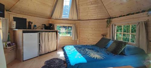 Cabane Kota finlandais : Campings proche de La Chapelle-de-Bragny