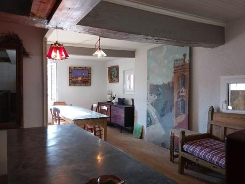 Charme centre historique 17e siècle : Appartements proche d'Aramon