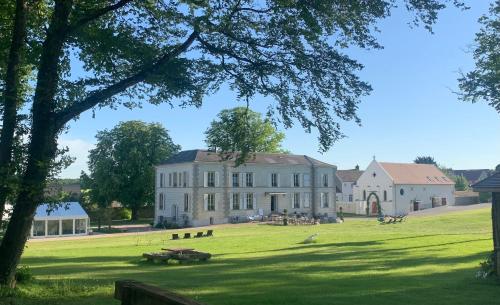 Domaine d'Orgemont (Cerny) : Villas proche de D'Huison-Longueville