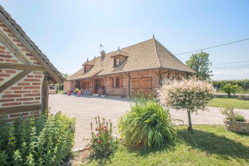 La Maison du Bonheur : Villas proche de Lessard-en-Bresse