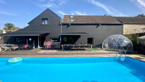 La Maison d-ElodibiZa, avec piscine ! : Maisons de vacances proche de La Genevraye