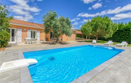 Stunning Home In Montsales With Outdoor Swimming Pool, Wifi And 4 Bedrooms : Maisons de vacances proche de Cadrieu