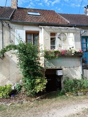 Une agréable petite maison de vigneron à Vaudonjon : Maisons de vacances proche de Coulanges-sur-Yonne