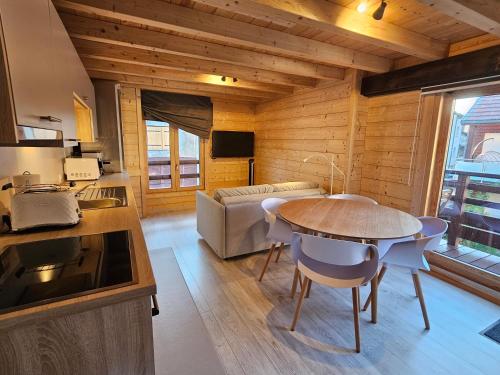 Cozy, quiet apartment in town center - near Geneva, Annecy, Chamonix, Lac Léman : Appartements proche de Habère-Lullin