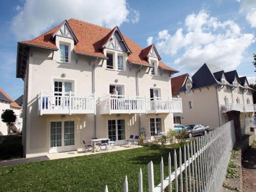 Beautiful apartment in local style on a small residence : Appartements proche de Cabourg