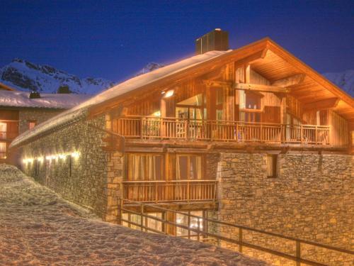 Spacious apartment in French-Italian ski resort San Bernardo : Appartements proche de Montvalezan
