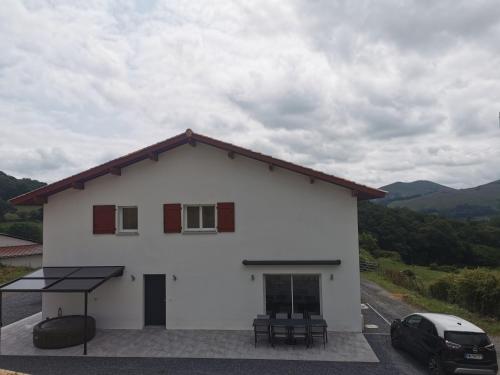 Maison mitoyenne au cœur du Pays Basque : Maisons de vacances proche de Saint-Esteben