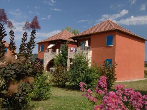 Beautiful apartment with shared pool in Prayssac : Appartements proche d'Anglars-Juillac