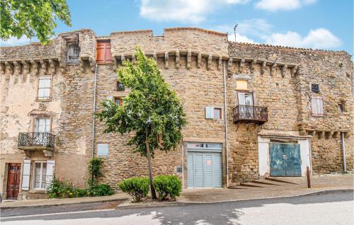 Beautiful Home In Peyriac-minervois With Wifi And 4 Bedrooms : Maisons de vacances proche de Trausse