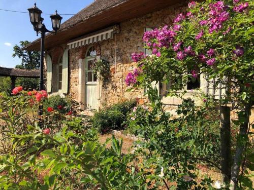 Le Domaine de la Cloche : Maisons de vacances proche de Savigné-l'Évêque